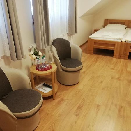 Penzion Pod Tureckom Hotell Trenčianske Bohuslavice Exteriör bild