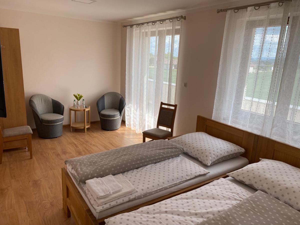 Penzion Pod Tureckom Hotell Trenčianske Bohuslavice Exteriör bild