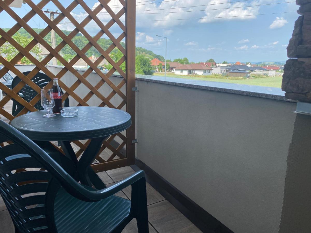 Penzion Pod Tureckom Hotell Trenčianske Bohuslavice Exteriör bild